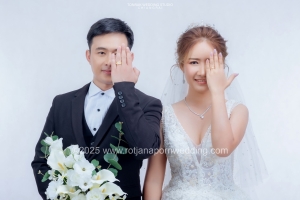 D ชุดแต่งงานในสตูดิโอ