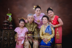 E ครอบครัวไทยล้านนา